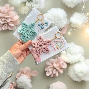 Portachiavi personalizzato a forma di stella in macramè: ricordo per baby shower