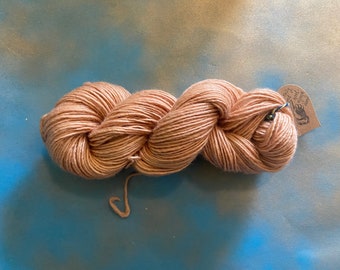 VIDALIA - (175 yards) - Naturally Dyed Warm golden brown Handdyed Wool Alpaca blend Yarn Hank