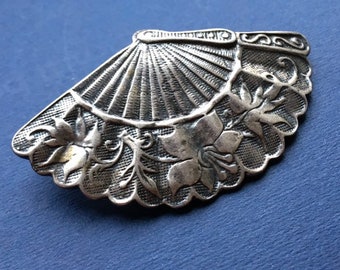 Lovely Victorian style floral fan vintage pendant/brooch marked 925 (stamped)