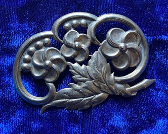 Swirling floral lovely vintage Victorian deco brooch pin organic shapes marked sterling