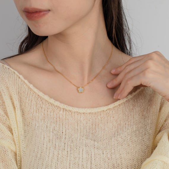 Shell Pearl Clover Pendant Necklace & Bracelet – Elegant