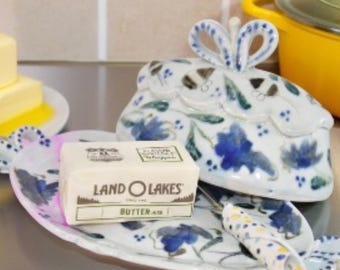 Ceramic Butter Dish with Lid - Bee Lovers 9th Anniversary Kitchen Gift