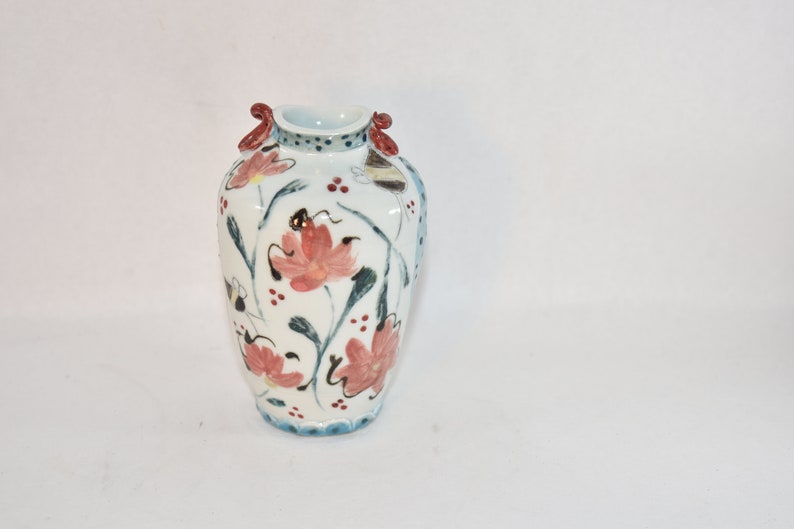 Tuscan Design Porcelain Vase with Red Flowers image 4