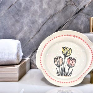 Tulip Pottery Plate: Ceramic Snack Dish for Desserts, Tapas & Trinkets