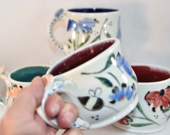 Tea Cup with BEES, Coffee Cup Holds 12 Ounces