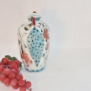 Tuscan Design Porcelain Vase with Red Flowers image 3