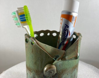 Pottery Vase in Lichen. Handmade pottery toothbrush holder. Pencil holder. 9th anniversary gift.