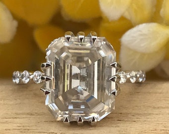 Emerald Cut Diamond Wedding Ring,Solitaire Lab Diamond Engagement Ring,Emerald Solitaire Ring,Gift for Wife,Promise Ring,Dainty Bridal Ring