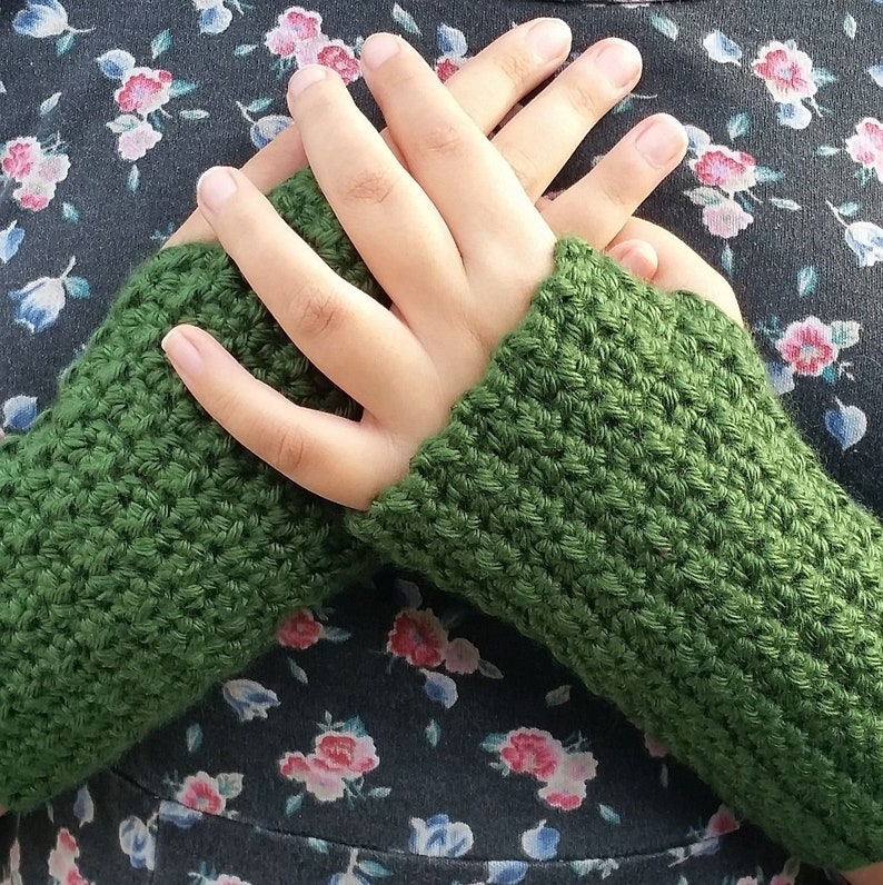Textured Fingerless Gloves Pattern, Texting Gloves Pattern, Glove Crochet Pattern, Arm Warmers image 1