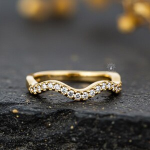 14K Gold Moissanite Wave Style Wedding Band, Round Cut Dainty Curved Eternity Band, Delicate Stacking Ring, Minimalist Gold Jewelry for Her
