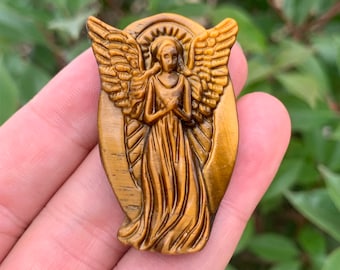 Ange en cristal oeil de tigre : figurine en quartz sculptée à la main