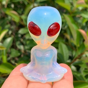 2.3&#39;&#39;+ Opalite quartz,quartz crystal,hand carved,Crystal Alien,Alien skull,Home Decoration Crystal Gifts 1pc
