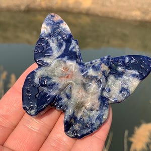 3.1''+ Natural Sodalite quartz,quartz crystal,hand carved,Crystal Butterfly,Butterfly skull,Home Decoration Crystal Gifts 1pc