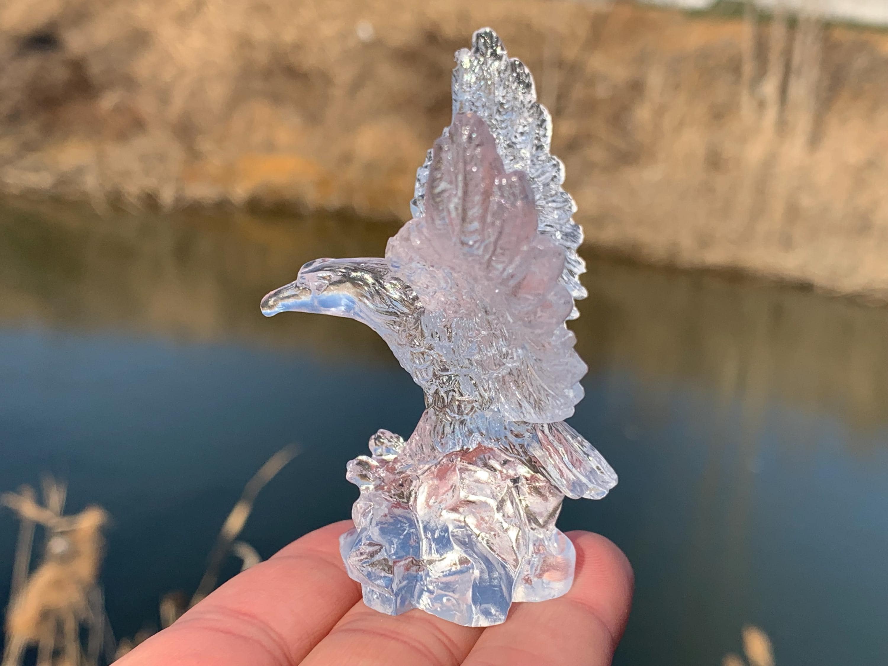 Grande sculpture de crâne en cristal de roche de quartz