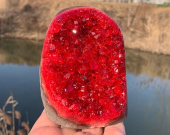 ワインレッドのジオード、赤い水晶クラスター、装飾品、天然水晶、装飾