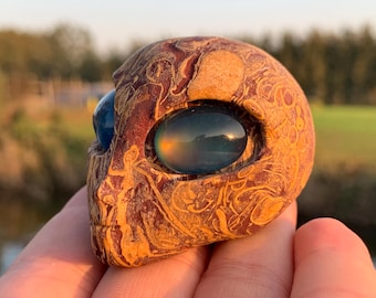 2,3 &#39;&#39;+ Natürliche Goldene Seide Jade Quarz, Quarz Kristall, handgeschnitzt, Kristall Alien, Alien Schädel, Dekoration Kristall Geschenke 1Stk