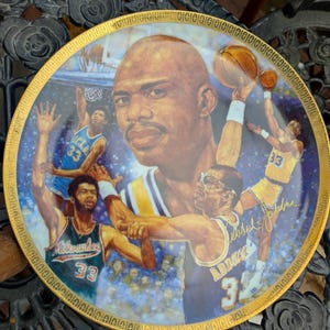Autographed Kareem Abdul Jabar Gartlan The Art Of Winning Commemorative Plate 10 inch Diameter With certificate of authenticity from JSA