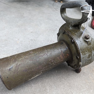 WW1 U.S. Army Chemical Warfare service Stewart model 749A hand crank siren in working order. Rare!