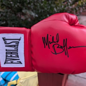 Autographed Michael Buffer Boxing Ring announcer Everlast Boxing Glove Lets get ready to rumble with certificate of authenticity from JSA