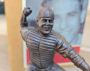 2005 New York Yankees Monument Park Collection SGA Yogi Berra Statue