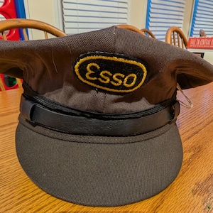 Vintage 1950s ESSO Oil Gas Station Attendants hat .