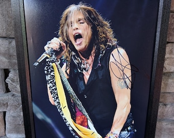 スティーブン・タイラーのサイン入りエアロスミス11 x 14インチ額入り