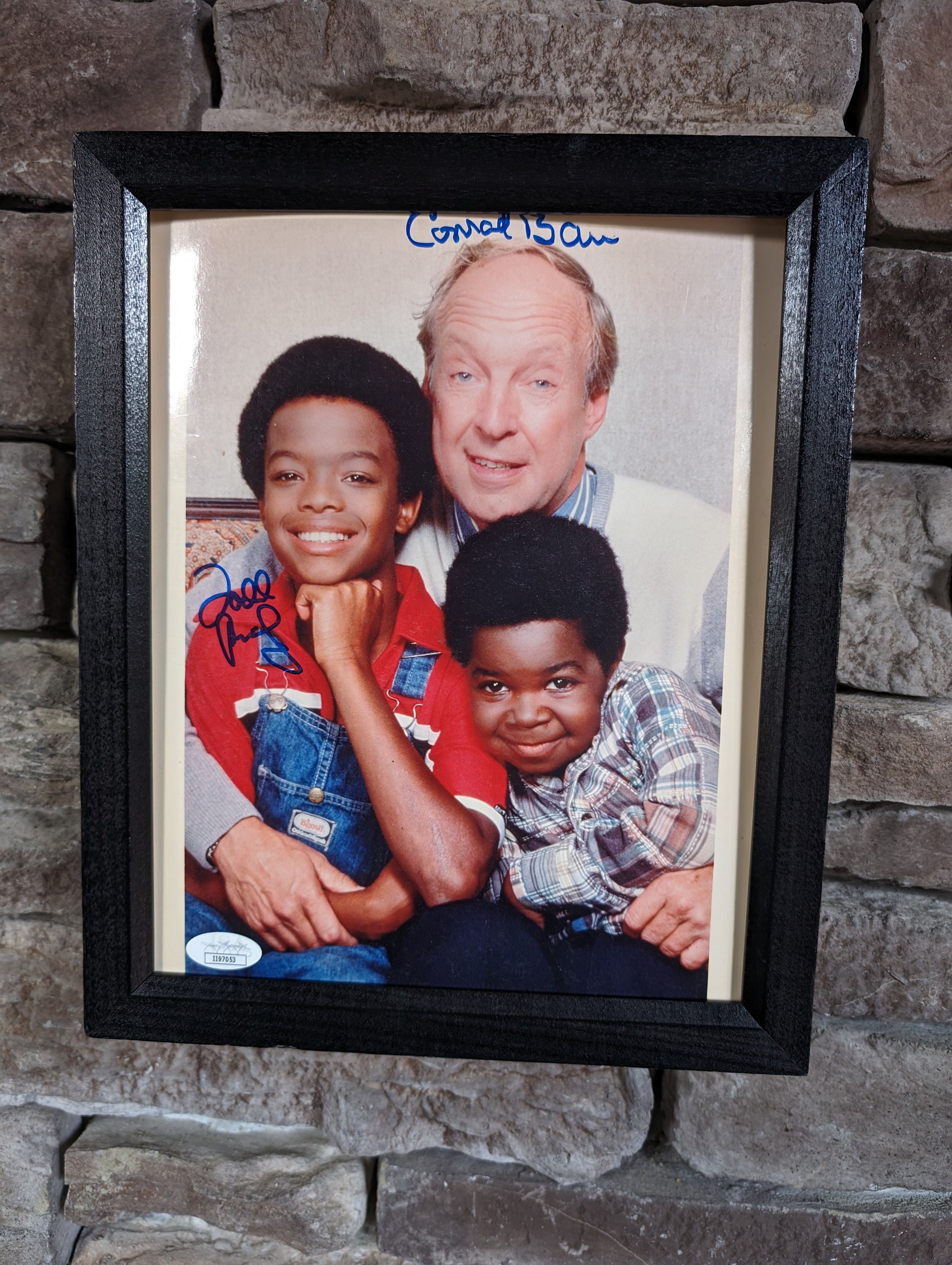 Buy Autographed Diff'rent Strokes Todd Bridges and Conrad Bain 8x10 Inch  Framed Photo With Certificate of Authenticity From JSA Online in India -  Etsy, image size:2259x3000