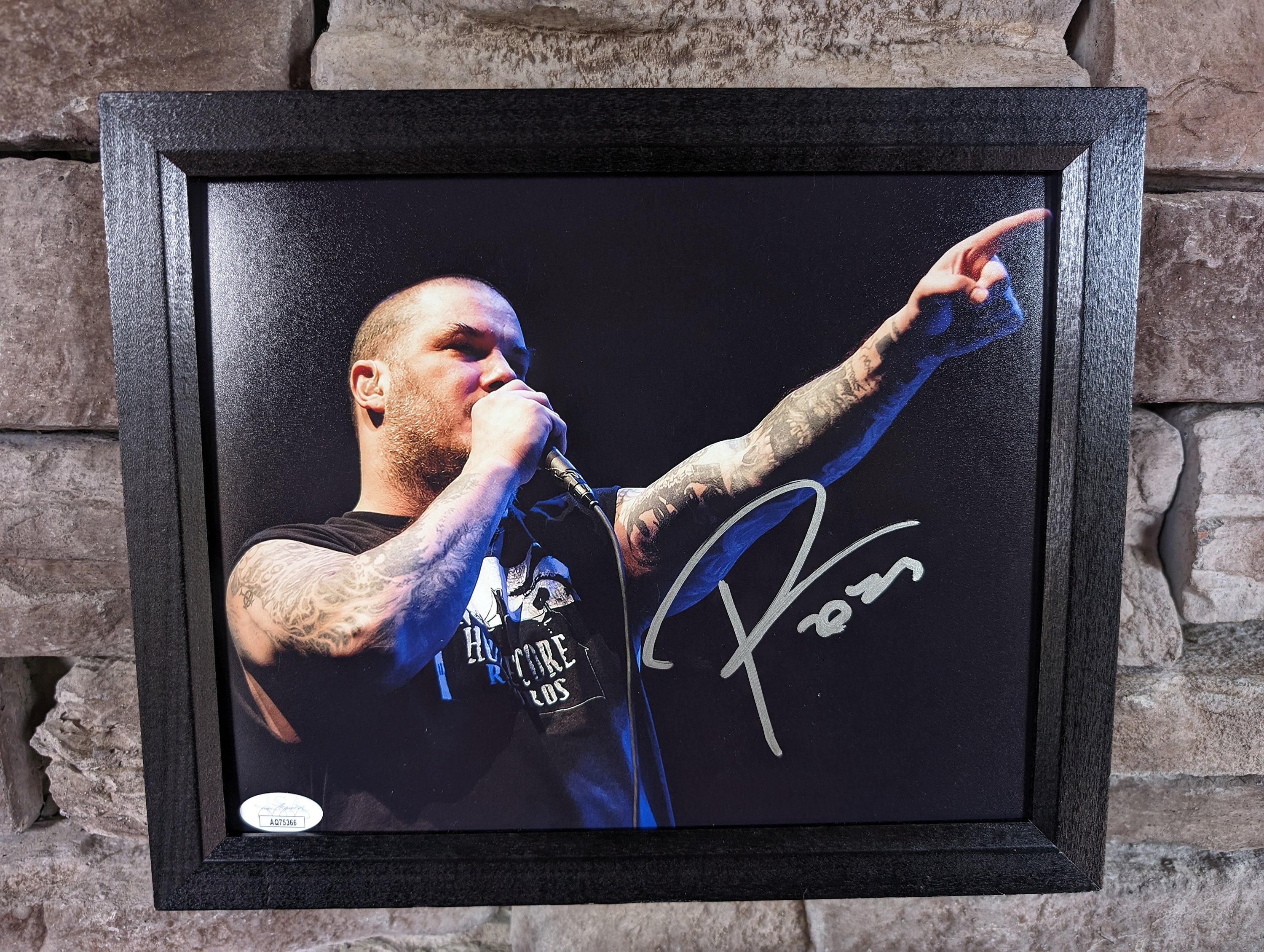 パンテラのリードシンガー、フィル・アンセルモのサイン入り8 x 10