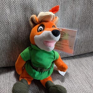 Vintage Retired Disney Store Robin Hood Bean Bag Plush 8 inch With Original Tags