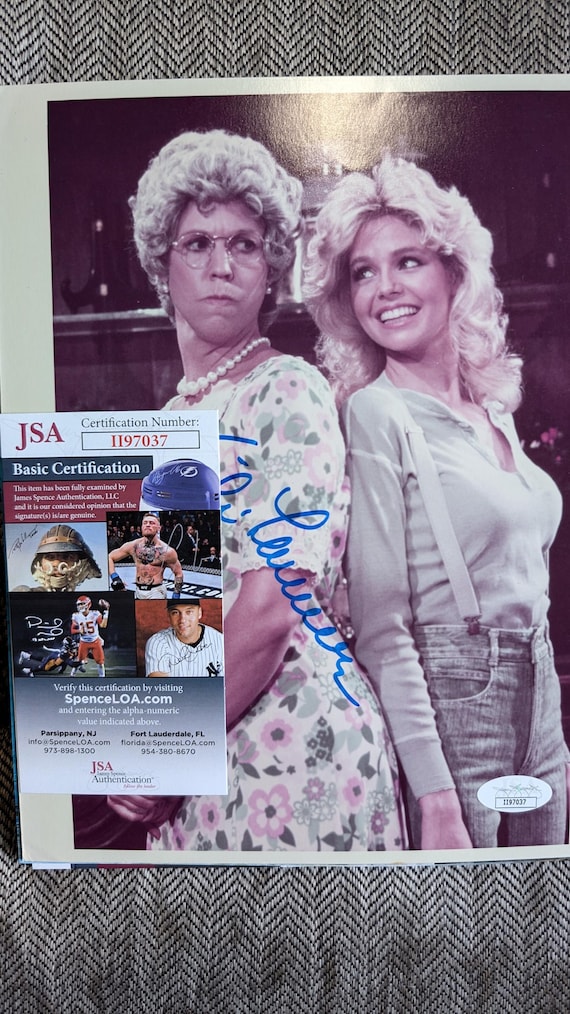 Autographed Vicki Lawrence Thelma Harper Mamas 8x10 inch framed  photo with certificate of authenticity from JSA