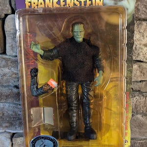Vintage Universal Studios Monsters Boris Karloff Sohn von Frankenstein Actionfigur mit Ständer in der Originalverpackung