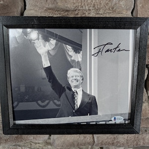 ジミー・カーター大統領のサイン入り8 x 10インチ額入り写真（ベケット発行の真正証明書付き）