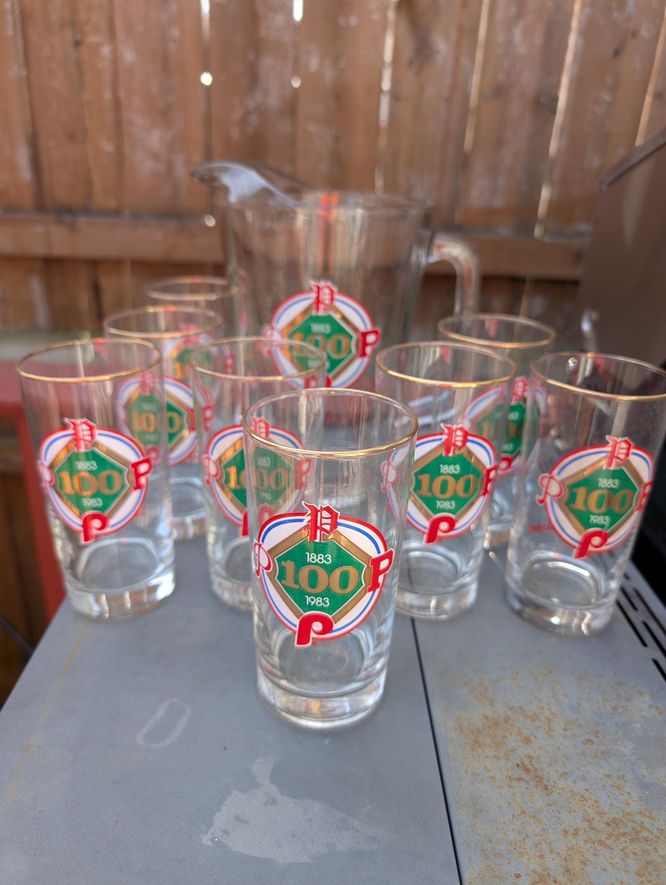 激レア！MLB フィリーズ 1983年 100周年記念 ピンバッジ Vintage Set of Philadelphia Phillies Beer Pitcher and 8 Glasses