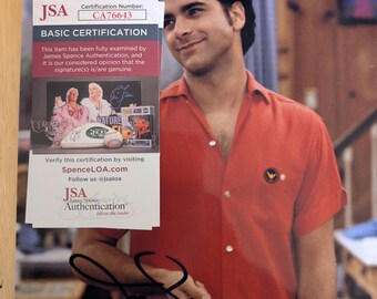 フルハウスのジョン・ステイモスおじさんジェシーのサイン入り8 x 10