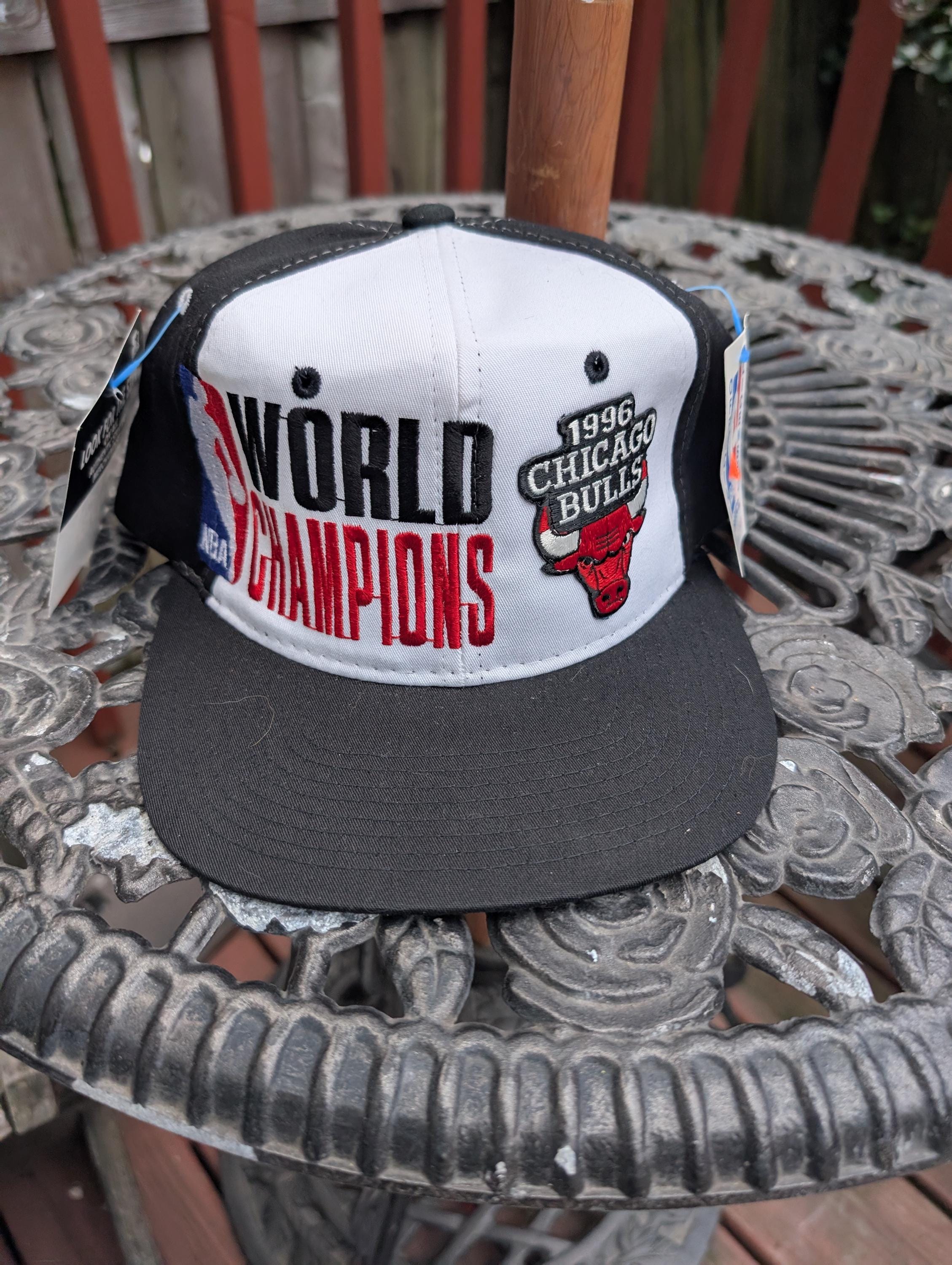 Vintage 1996 NBA Finals Champions Chicago Bulls Starter Cap