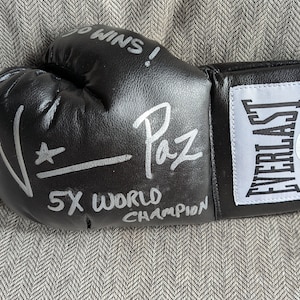 Autographed Vinny Paz Pazienza Everlast Boxing Glove 5X World Camp inscription with certificate of authenticity from JSA