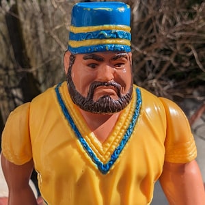 Vintage 1990s WWF WWE Hasbro Akeem wrestling figure