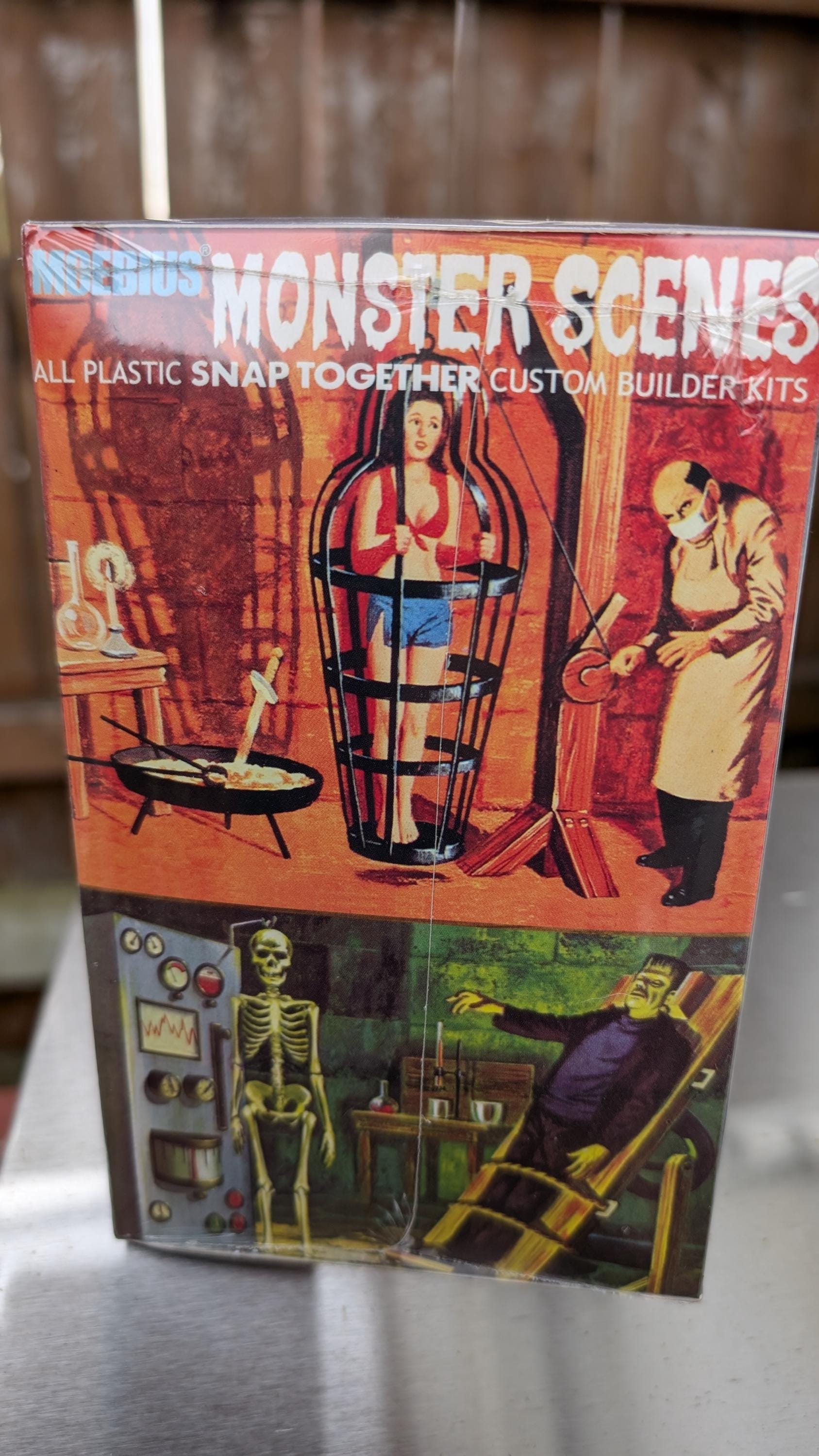ドクターデッドリィ モンスターシーンズ 塗装済み版 1/13 メビウスモデル Moebius Model Kit 1/13 Scale Monster Scenes Dr. Deadly Pre