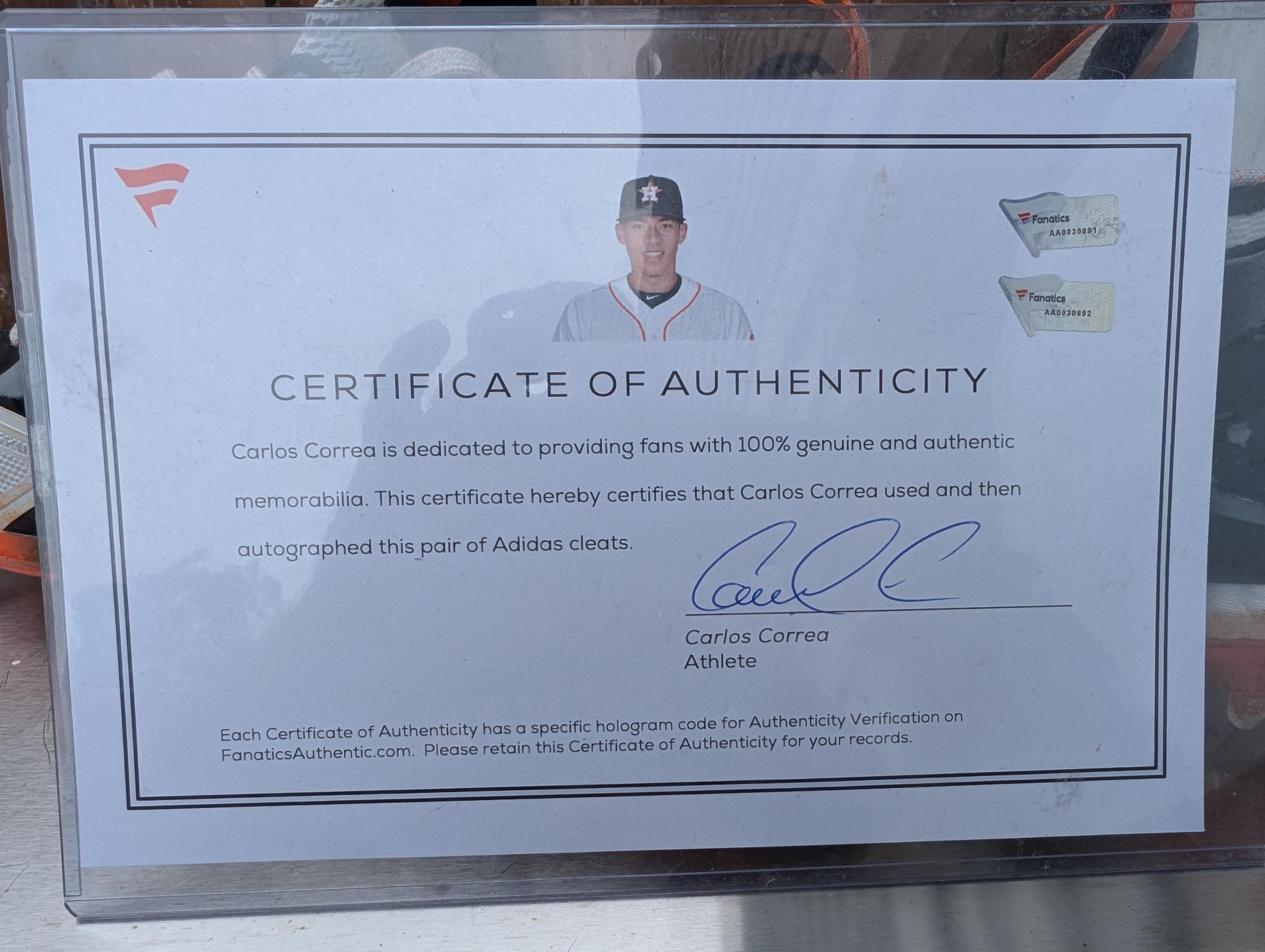 Carlos Correa game-worn Autographed shoes w/ Fanatics coa Carlos Correa Twice-Signed Game-Used Pair of Baseball Cleats  main image 2