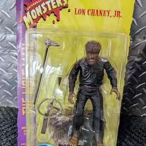 Vintage Universal Studios Monsters Lon Chaney Jr The Wolf Man Werewolf action figure with stand in original box Sideshow Toys
