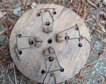 人気ブランド Antique Early 1900s Primitive Victor Choker Wood 5 Spring 小物入れ