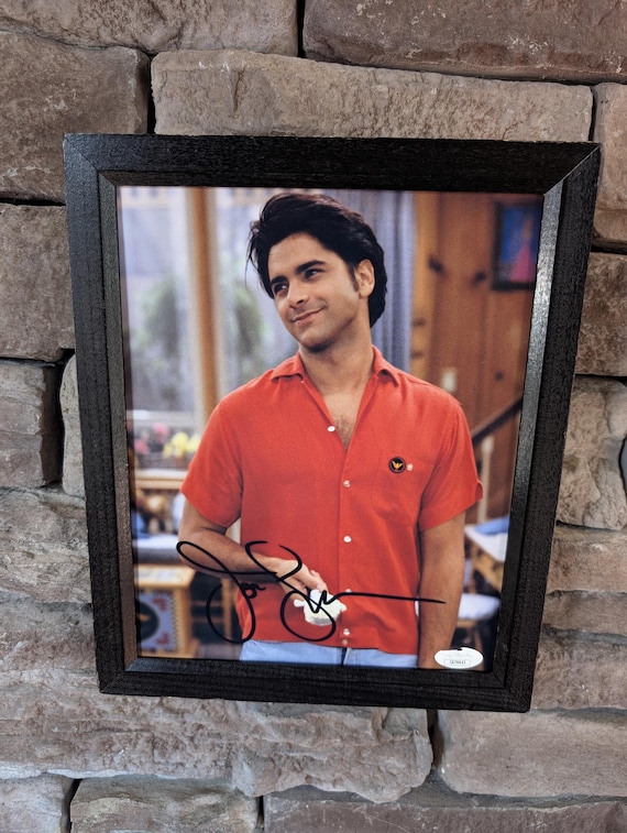 フルハウスのジョン・ステイモスおじさんジェシーのサイン入り8 x 10