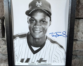 Autographed Darryl Strawberry N.Y. Mets 8x10 Inch Framed Photo