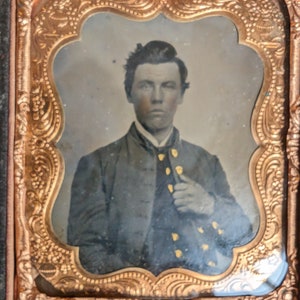 Antique Civil War Tintype photo of a Union soldier in uniform
