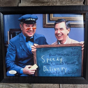 Gesigneerde David Newell Mr. McFeely Mr. Rogers Neighborhood 8 x 10 inch ingelijste foto met certificaat van echtheid van JSA