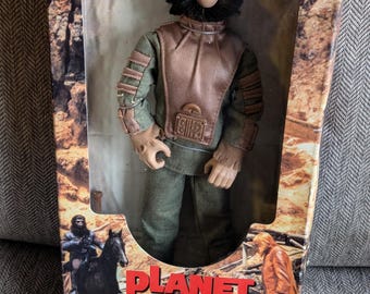 Figura de acción Cornelius de 12 pulgadas, edición del 30.º aniversario de la serie Hasbro Signature, Planet of the Apes, en su caja original, nunca abierta.