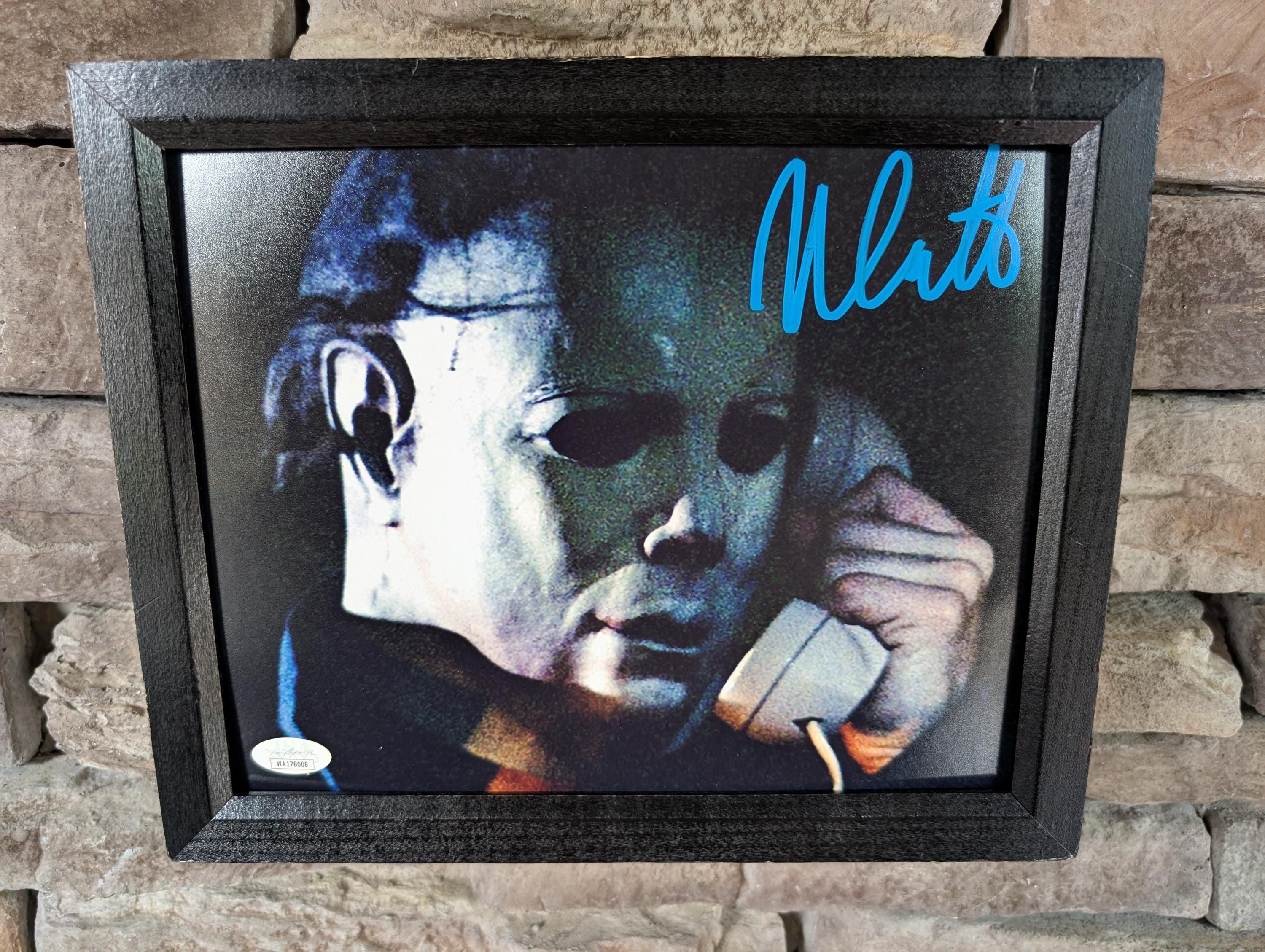 ニック・キャッスルのサイン入りマイケル・マイヤーズ ハロウィン 8 x