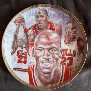 NBA Legend Michael Jordan Chicago Bulls Basketball Sports impressions Collectors Plate 8.5 inch Diameter