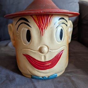 Vintage 1943 Oscar Robinson Doughboy soldier cookie jar WWII rare find.