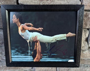 Fotografía enmarcada de 8 x 10 pulgadas autografiada de Jennifer Grey de Frances Baby Houseman en Dirty Dancing con certificado de autenticidad de JSA